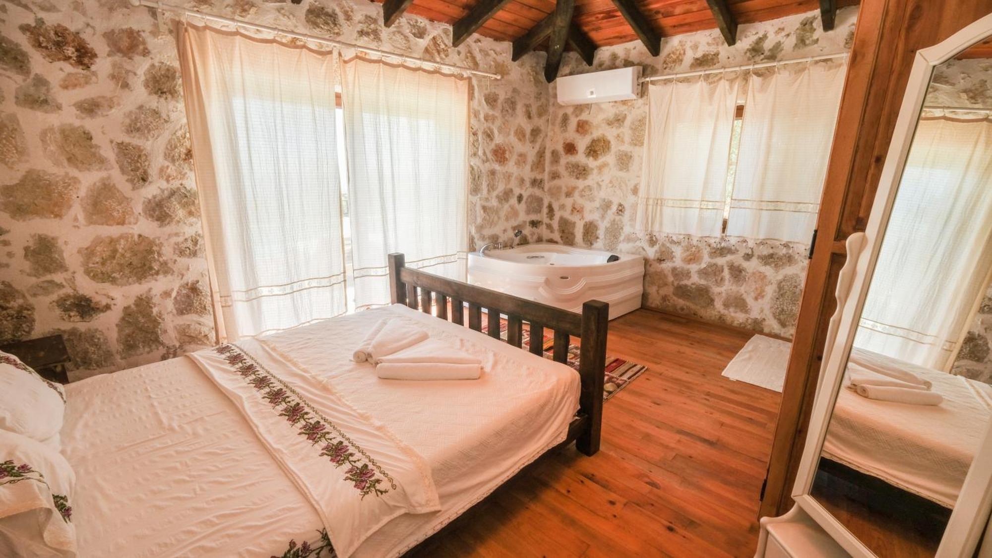 帕塔拉Likya House - Deniz Ve Doga Manzarali, Havuzlu别墅 外观 照片
